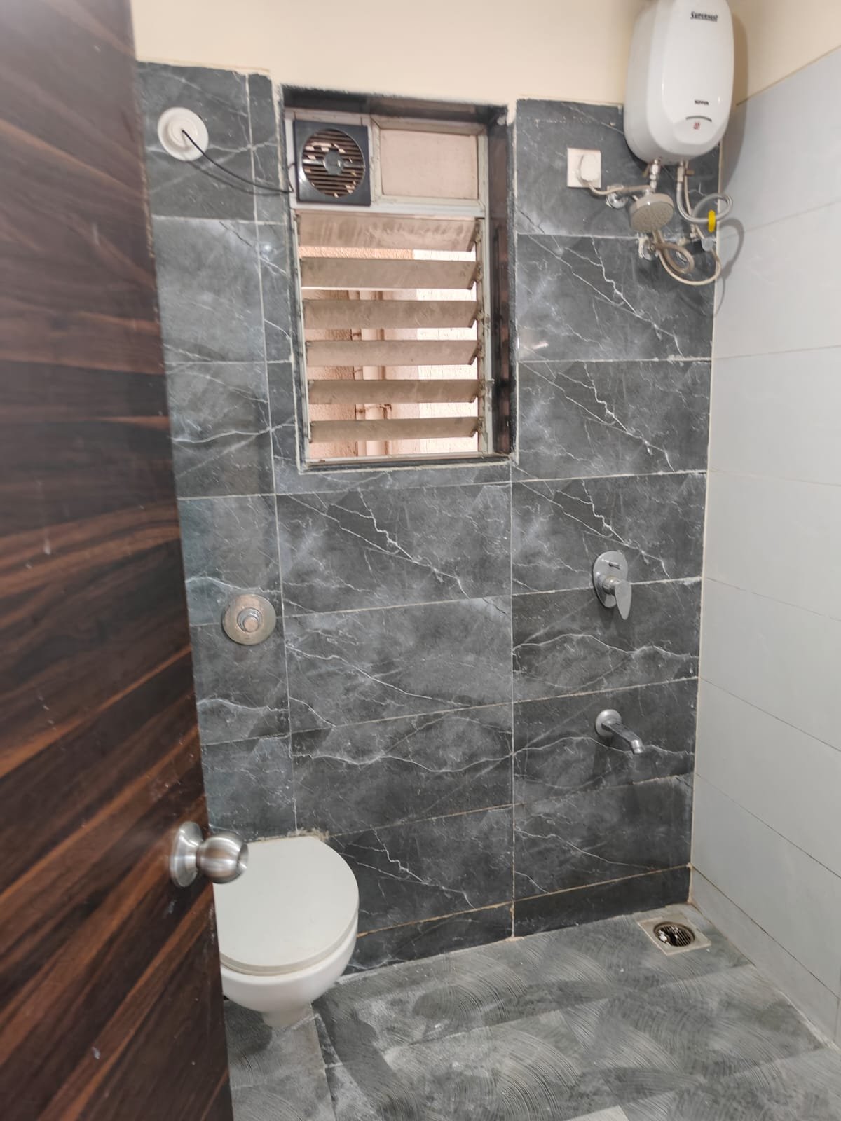 2 BHK Semi Furnished Flat for Rent in Celestial, Bhandup West