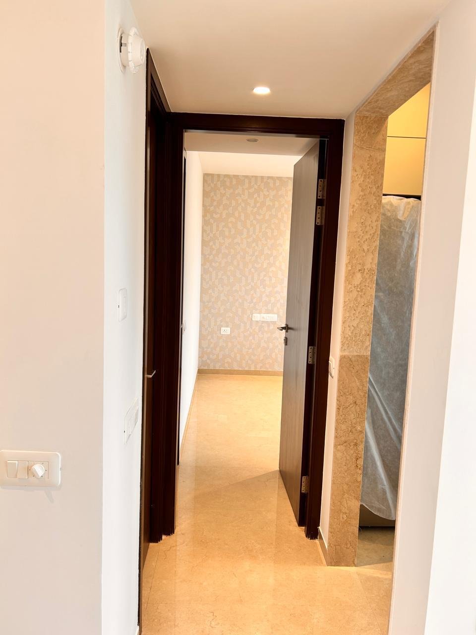 1 BHK Semi Furnished Flat for Rent in Highland, Hiranandani Garden