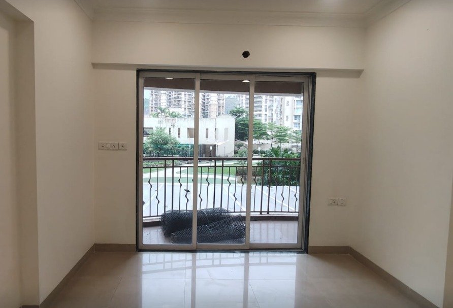 3 BHK Unfurnished Flat for Rent in Yarrow Yucca Vinca, Nahar Amrit