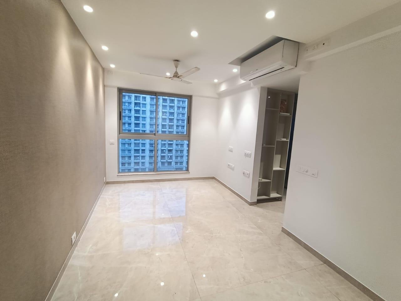 1 BHK Semi Furnished Flat for Rent in Highland, Hiranandani Garden